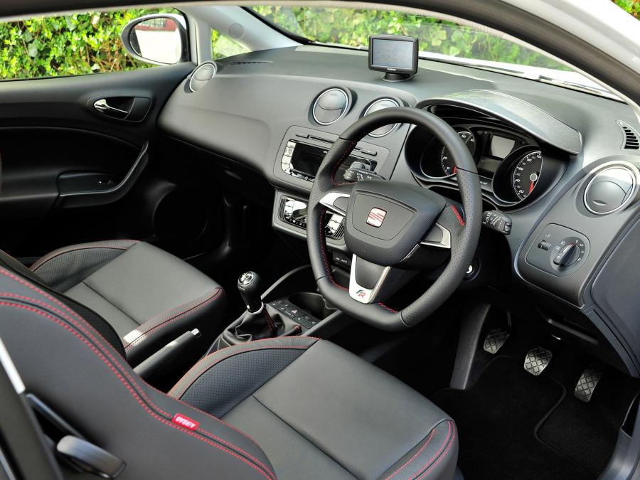 Seat Ibiza FR 2012 года  (UK) (фото 3 из 23)